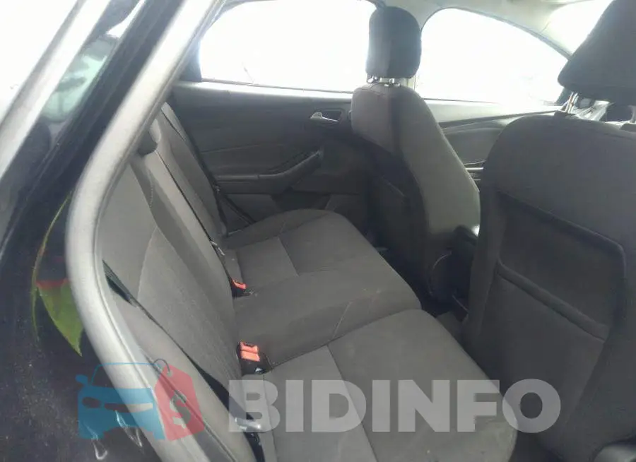 1FADP3M26HL242561 Photo# 8