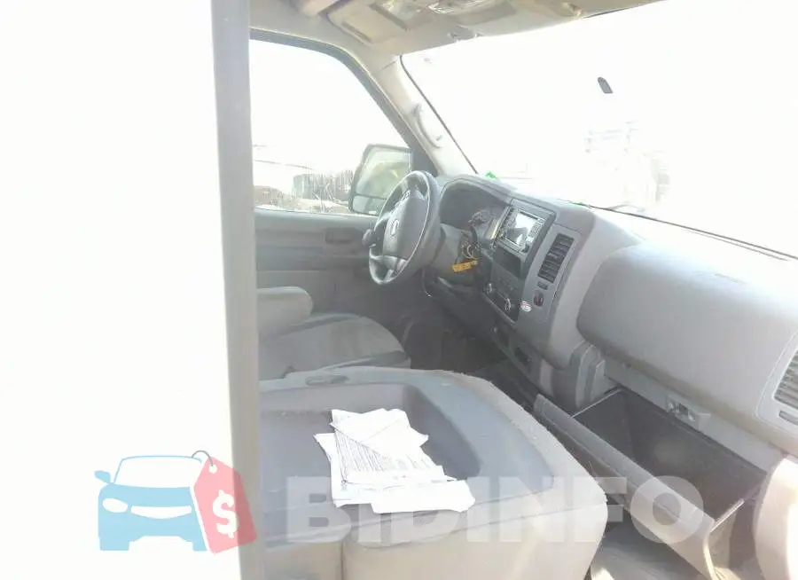 1N6BFOLY5JN813747 Photo# 5