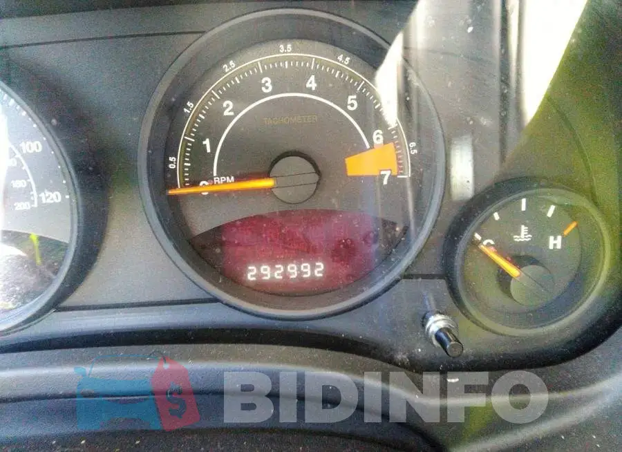 1C4NJPFB7ED588175 Photo# 7