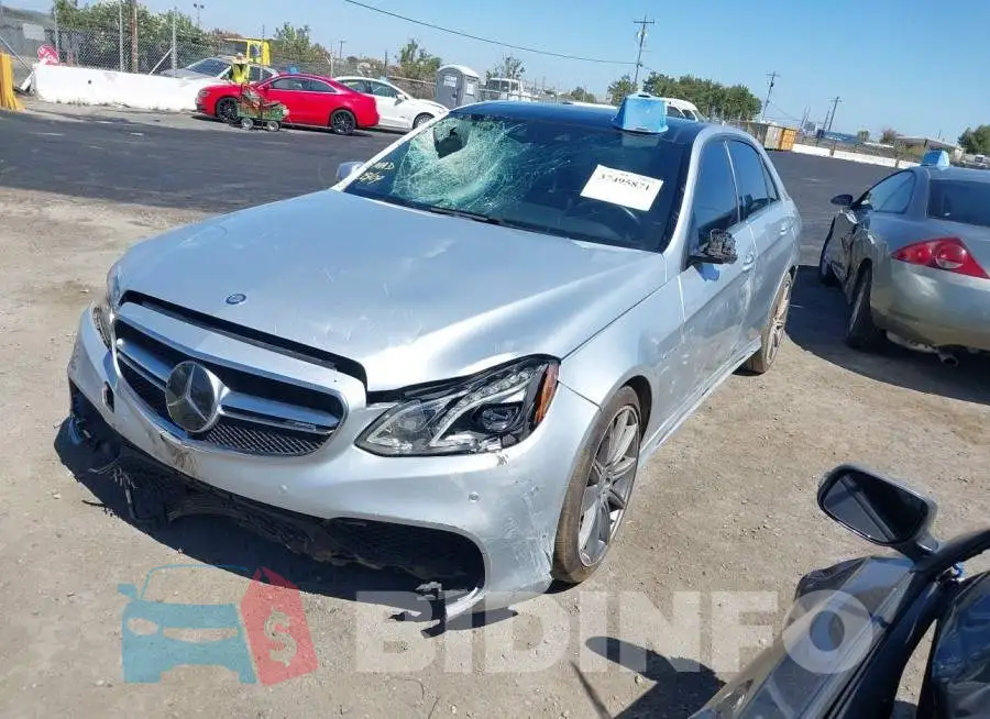 WDDHF7GB5FB104746 Photo# 2