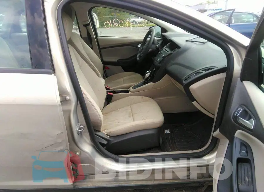 1FADP3F21GL227932 Photo# 5