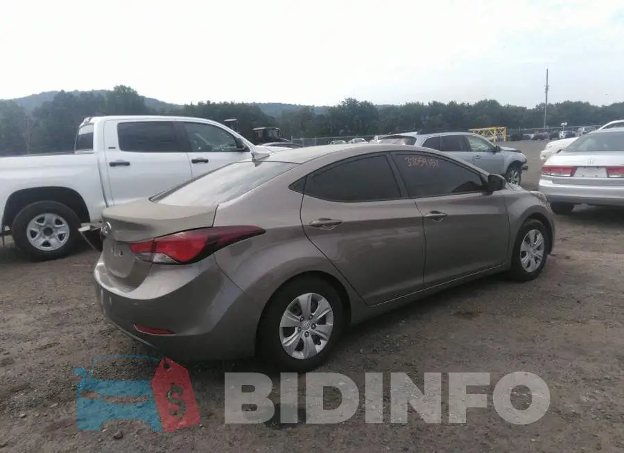 5NPDH4AE8GH732143 Photo# 4