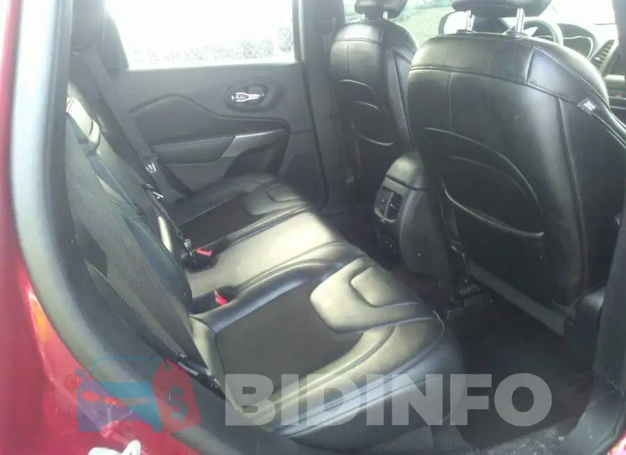 1C4PJLLBXKD206674 Photo# 8