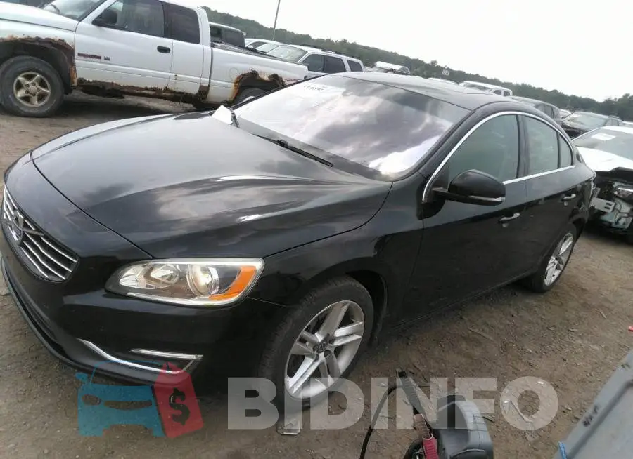 YV1612TK2F2356974 Photo# 2