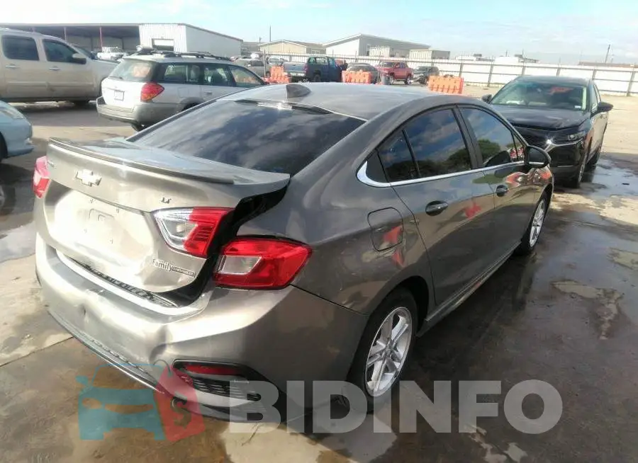 1G1BE5SM1J7126876 Photo# 4