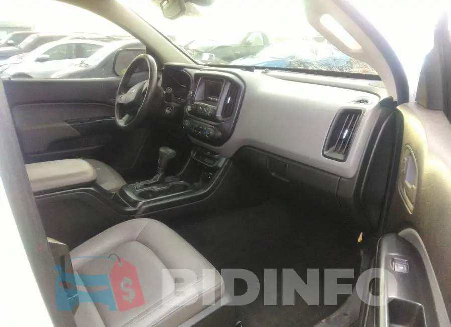 1GCHSAEAXF1215831 Photo# 5