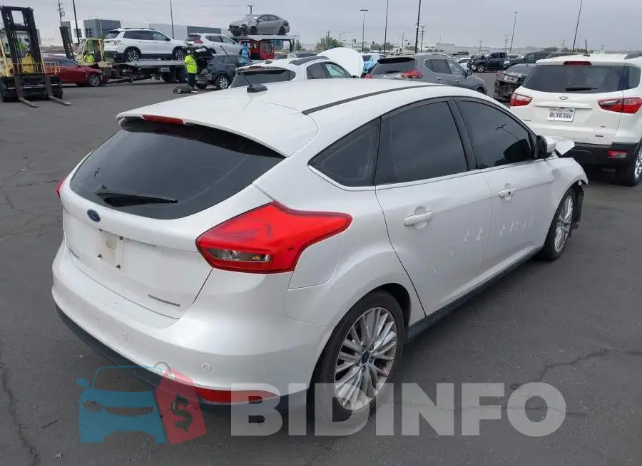 1FADP3N25GL321491 Photo# 4