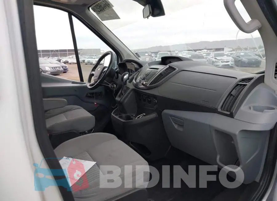 1FBAX2CV7GKB24319 Photo# 5