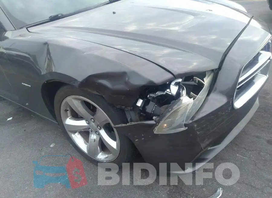 2C3CDXCT1DH725421 Photo# 6