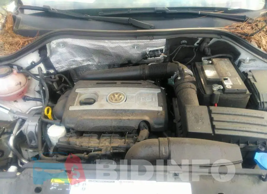 WVGAV7AX4HK053984 Photo# 10