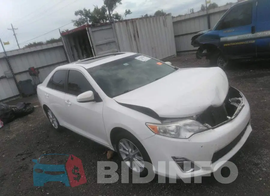 4T4BF1FK8DR291093 Photo# 1