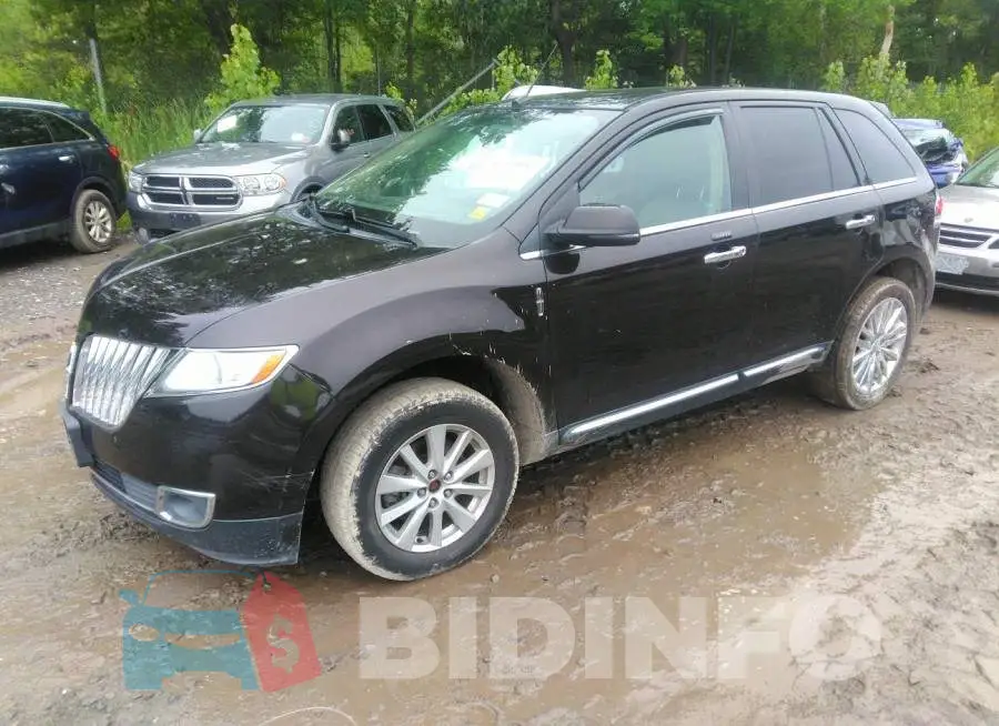 2LMDJ8JK3FBL24287 Photo# 2