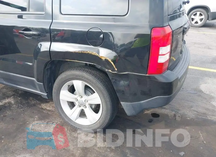 1C4NJPFB3GD677194 Photo# 6