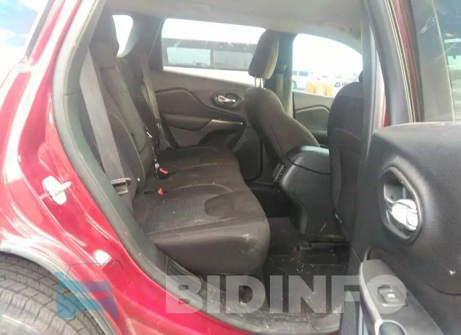 1C4PJLCB8KD122871 Photo# 8