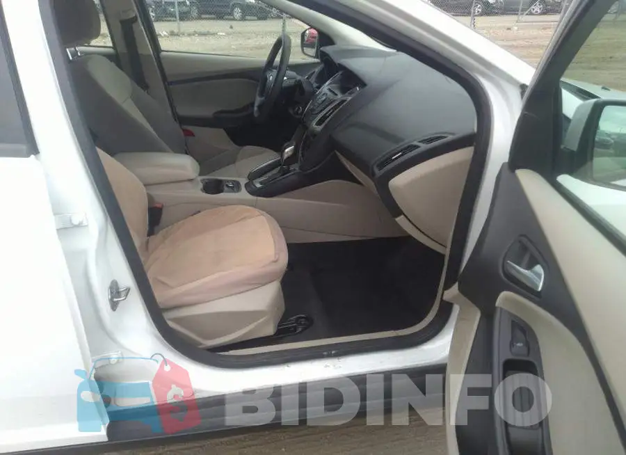 1FADP3K26DL105021 Photo# 5