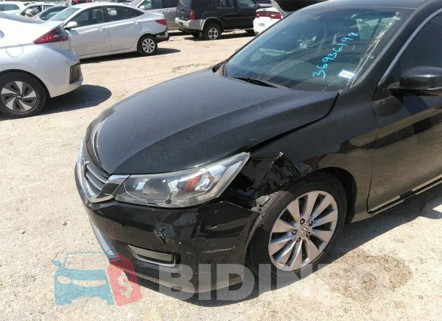 1HGCR2F85FA144627 Photo# 6