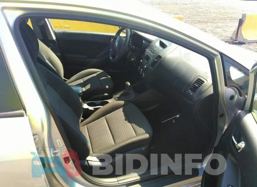 KNAFX4A66E5201067 Photo# 5