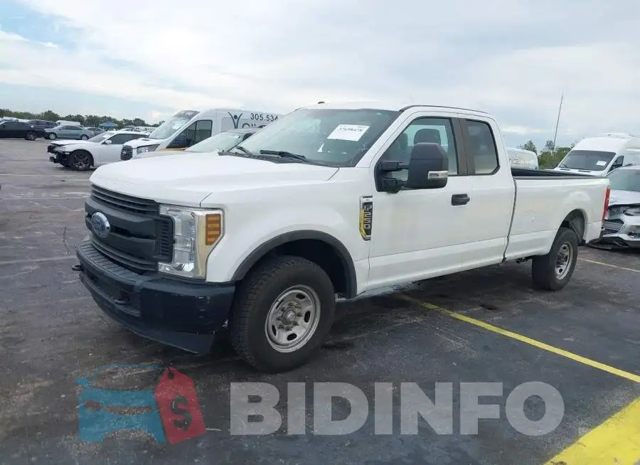 1FT7X2A67JEC68444 Photo# 2