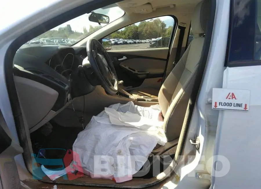 1FADP3F20FL213907 Photo# 5