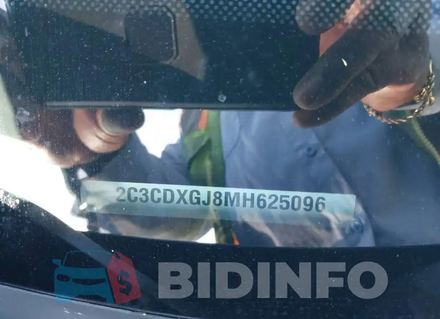 2C3CDXGJ8MH625096 Photo# 9