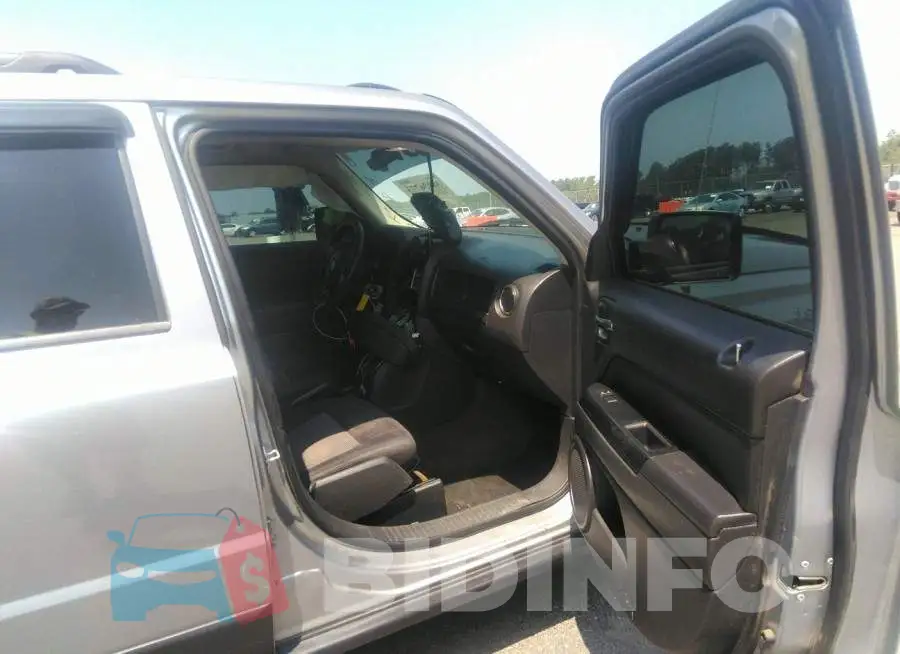1C4NJPBB2GD699953 Photo# 5