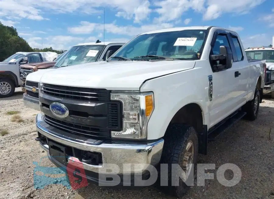 1FT7X2B60HEF00231 Photo# 2