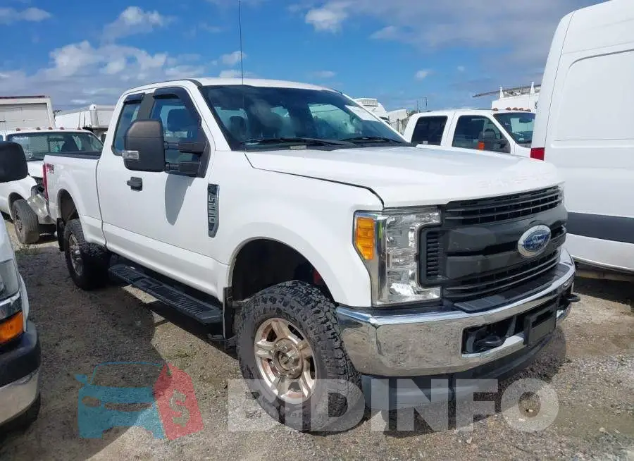 1FT7X2B60HEF00231 Photo# 1