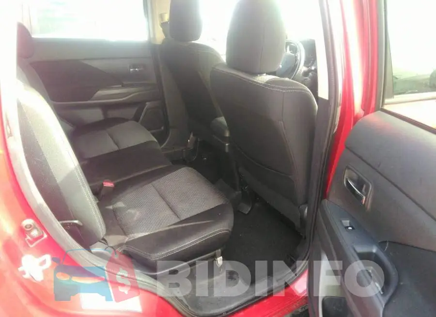JA4AD3A33JZ036193 Photo# 8