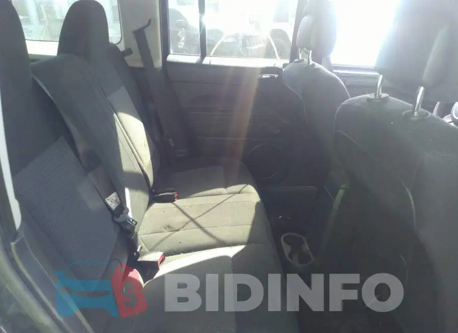 1C4NJPBA2ED586864 Photo# 8