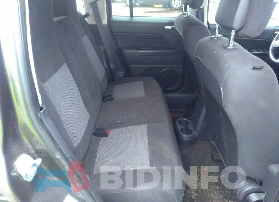 1C4NJPFB7HD183759 Photo# 8