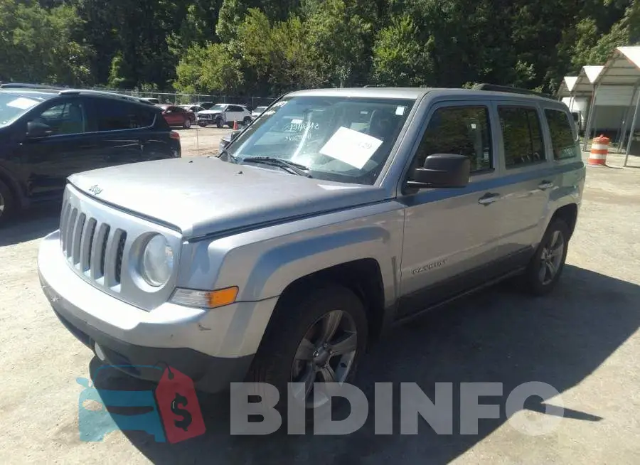 1C4NJRFB2FD426810 Photo# 2