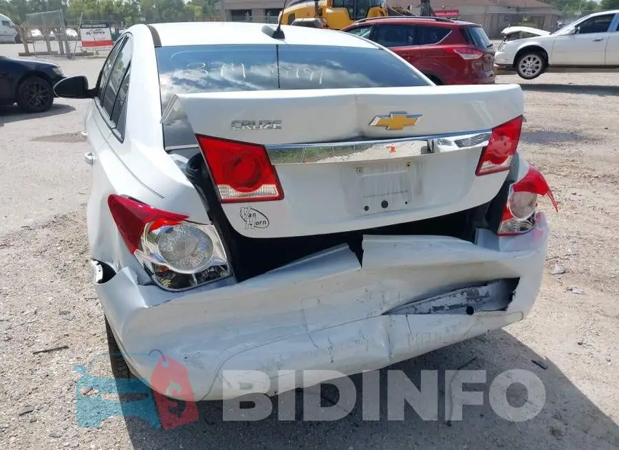 1G1PA5SH3F7174522 Photo# 6