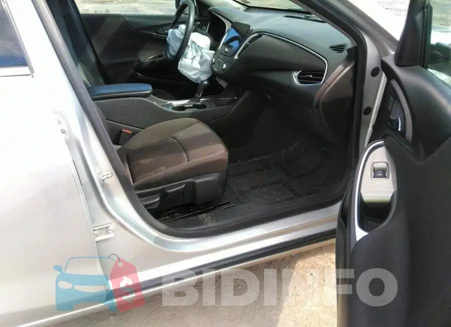 1G1ZD5ST3LF098080 Photo# 5