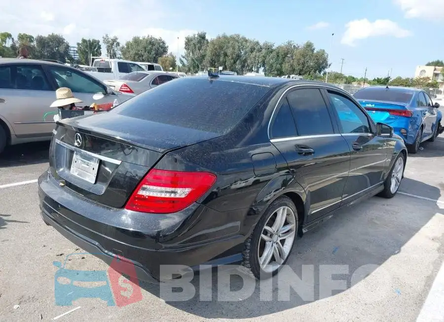WDDGF4HB8DR257943 Photo# 4