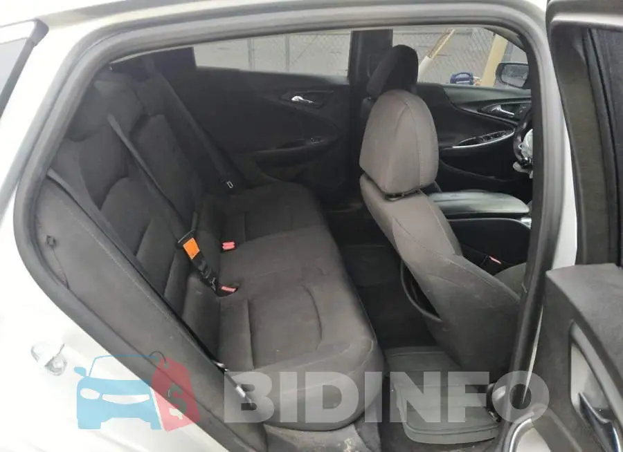1G1ZD5ST3JF138722 Photo# 8