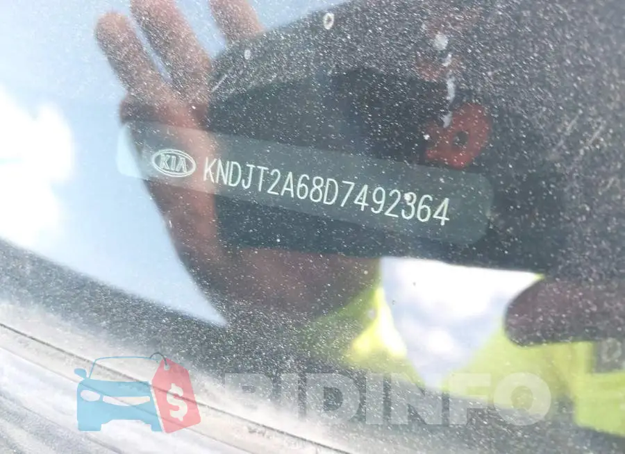 KNDJT2A68D7492364 Photo# 9