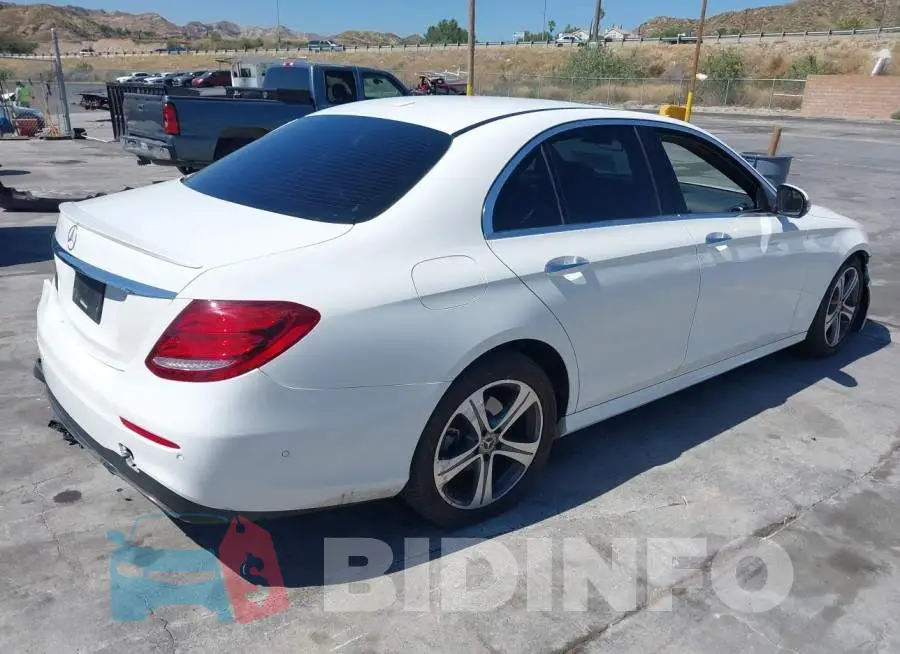 WDDZF8DBXLA753314 Photo# 4