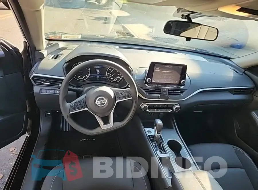 1N4BL4DV2NN330199 Photo# 5