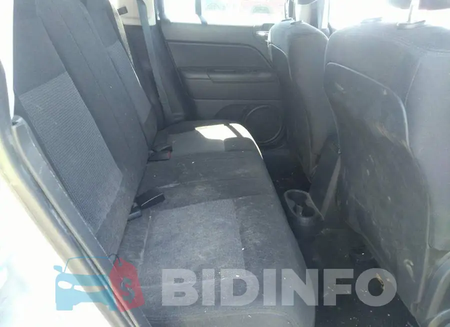 1C4NJRFB3ED809721 Photo# 8