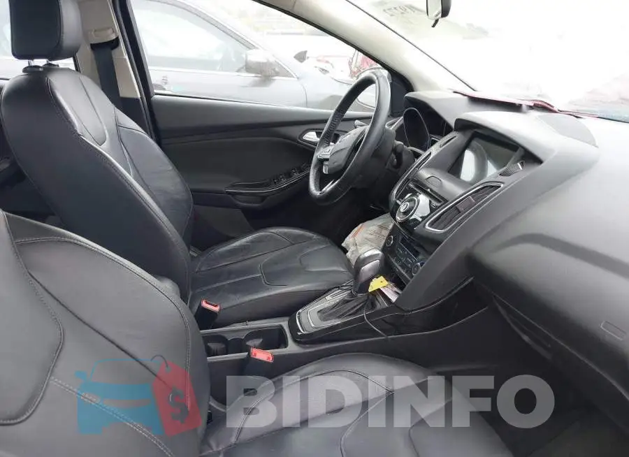 1FADP3J23GL212663 Photo# 5