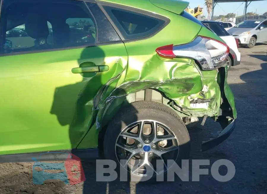 1FADP3M2XJL244674 Photo# 6
