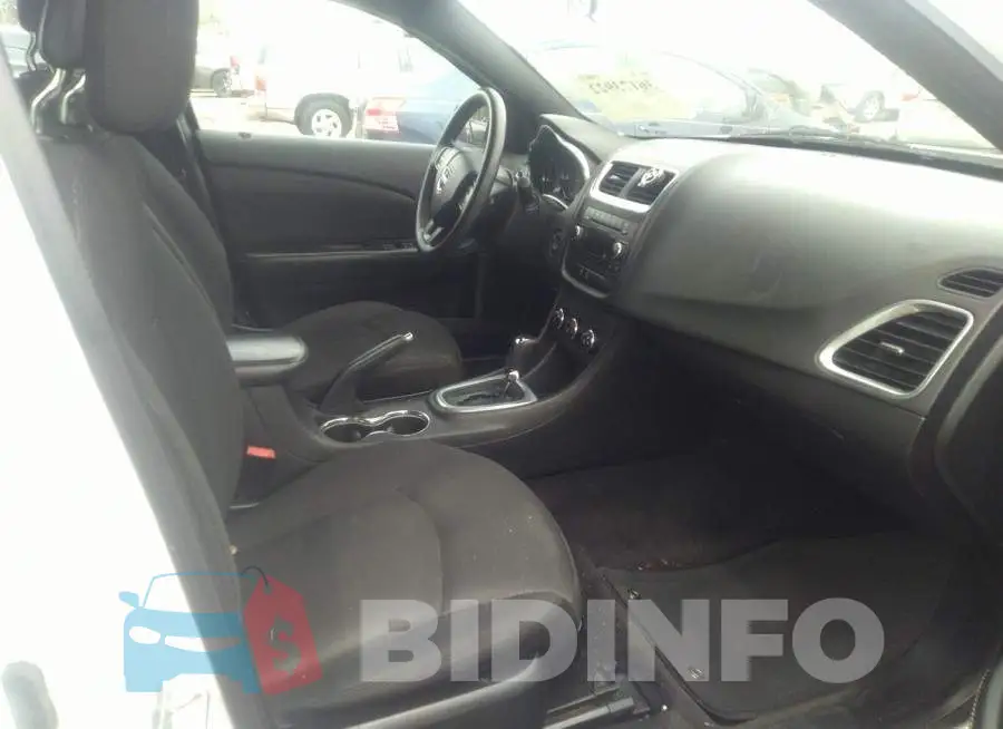 1C3CDZAB6DN724939 Photo# 5