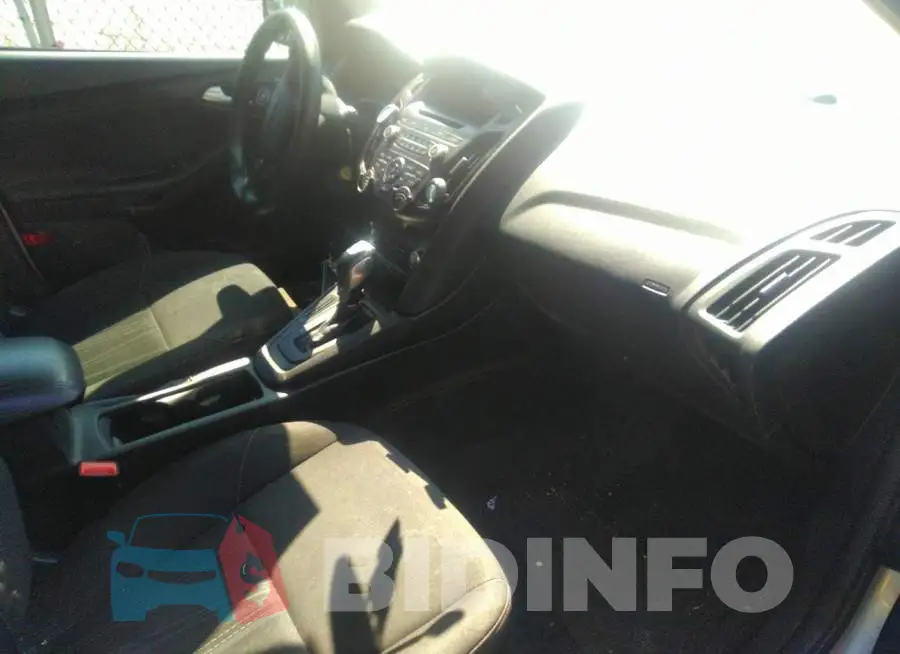 1FADP3F2XGL230943 Photo# 5
