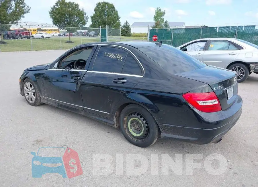 WDDGF4HB4DR275811 Photo# 3