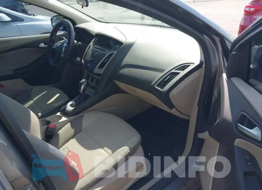 1FADP3F2XEL403907 Photo# 5