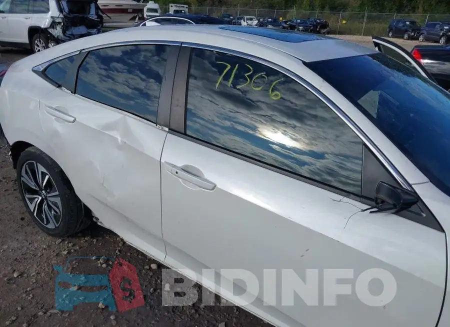 19XFC1F32HE003798 Photo# 6