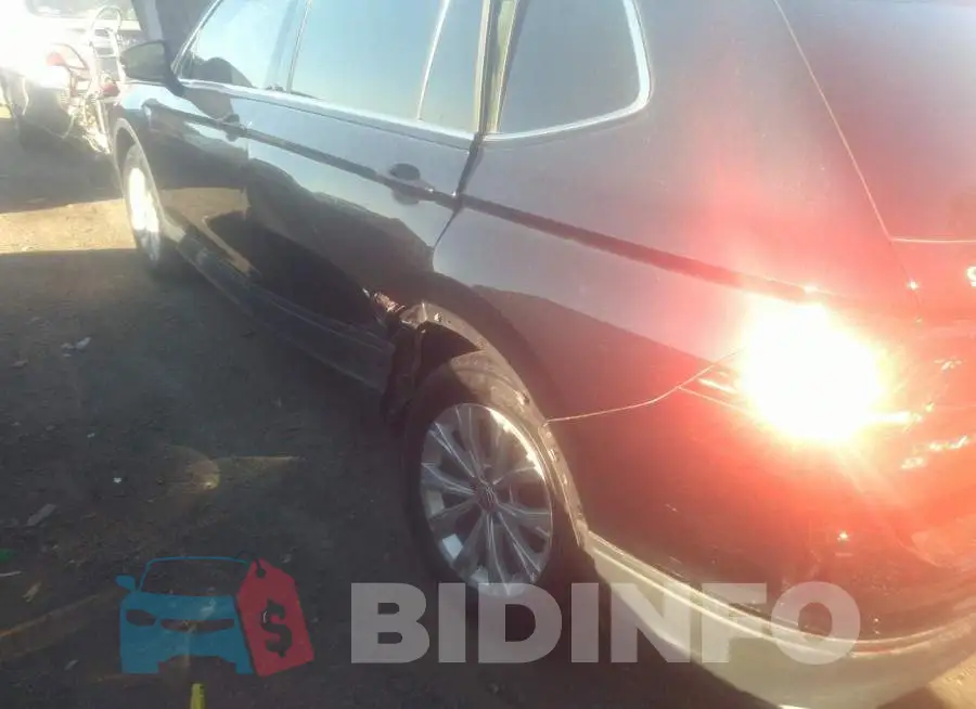 3VV2B7AX7KM158232 Photo# 6