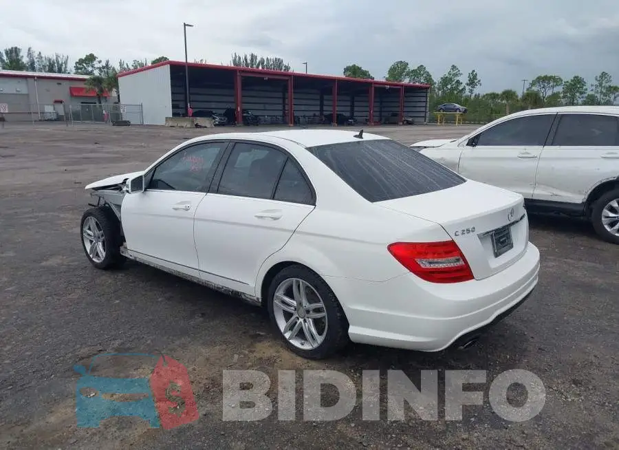 WDDGF4HB3DR284547 Photo# 3