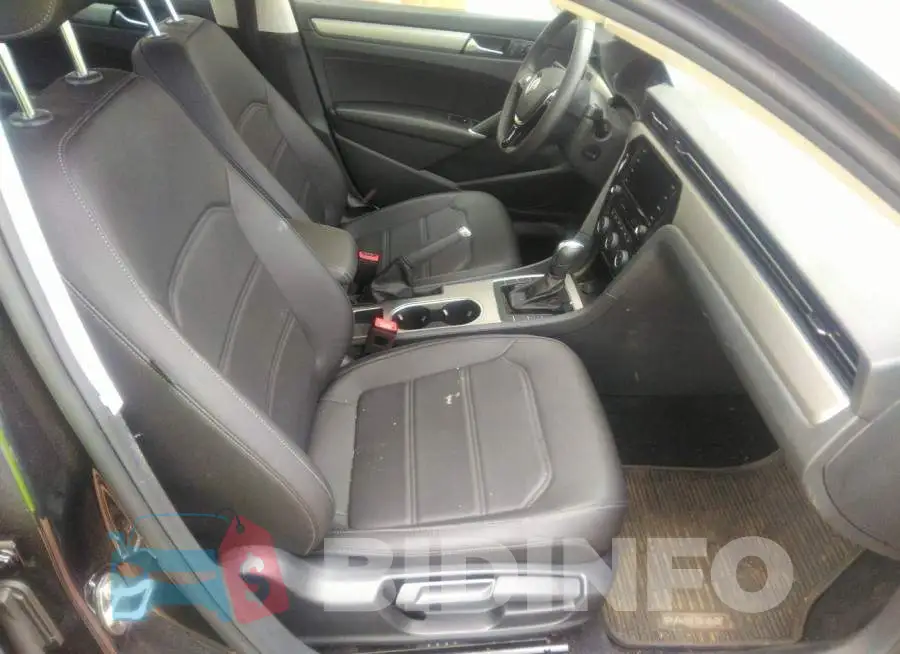 1VWSA7A30MC016143 Photo# 5