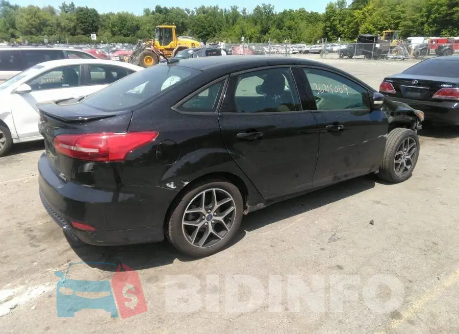 1FADP3F24GL224801 Photo# 4